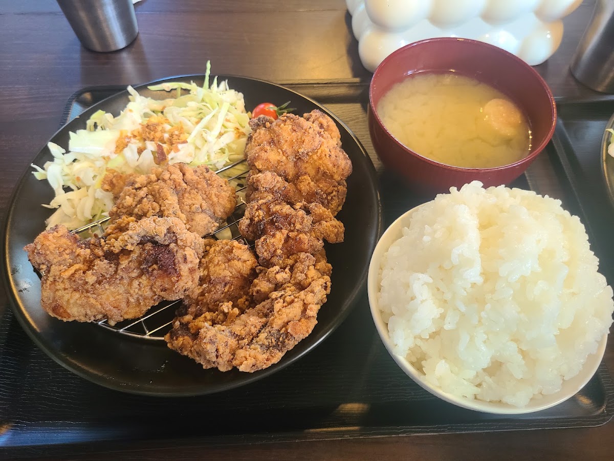 食堂くもりのちの写真